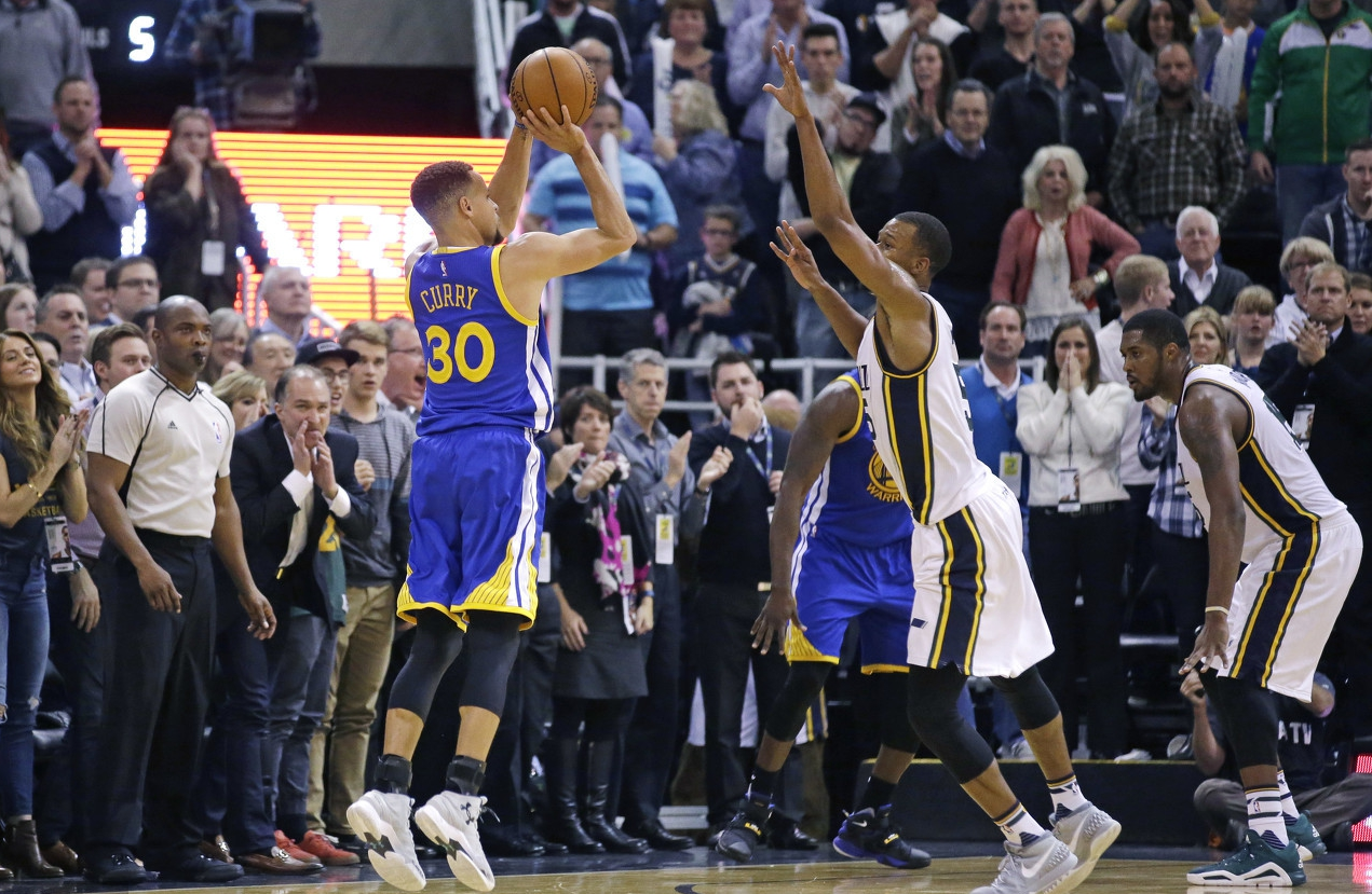 为什么nba投篮那么用力(NBA库里投篮为何这么逆天，三大因素共同作用，最后一点成关键)