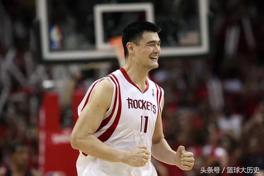 姚明nba退役是为什么(姚明巅峰退役的背后，真的只是单纯因为伤病？)