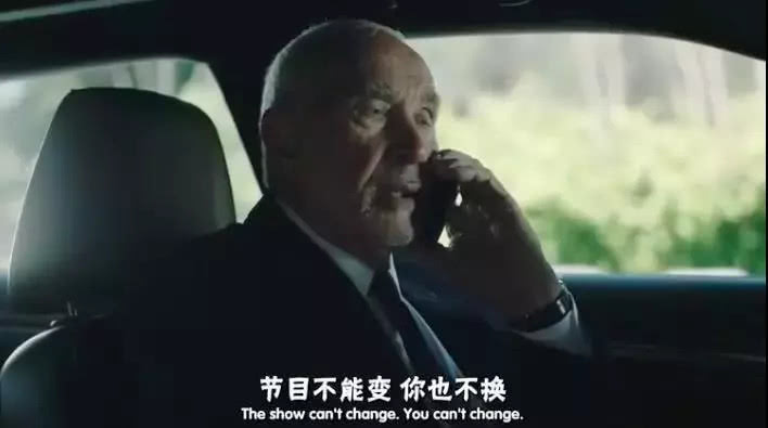 金凯利带着喜剧“玩笑”回到了银幕上，但我一点也笑不出来。