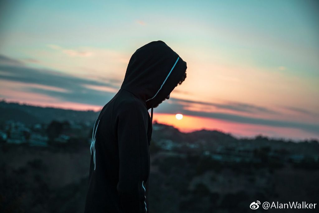 他靠网课学音乐作出超70亿播放的神曲,21岁已成最红dj合作张艺兴