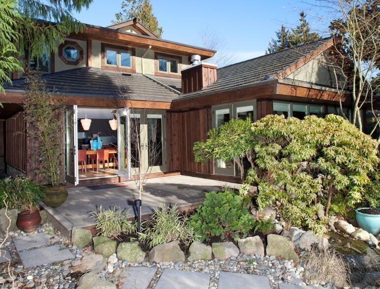 等我有了院子，铺一条这样的鹅卵石小道，和爱人并肩散步，太幸福