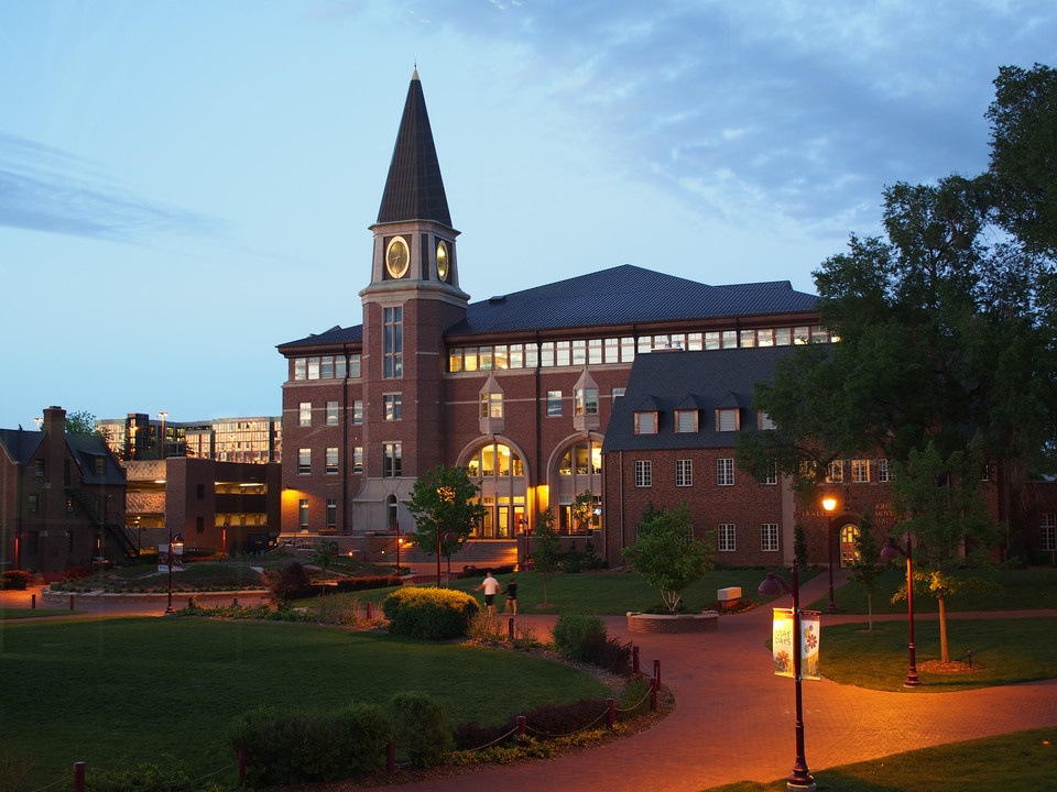 丹佛大学，优美的校园环境、深厚的文化底蕴以及严谨的学术氛围