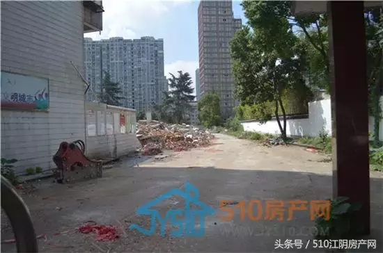 探探长江饭店地块，数数周边楼盘行情，大家更关心几时能挂牌～