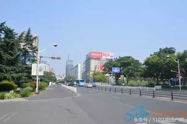 探探长江饭店地块，数数周边楼盘行情，大家更关心几时能挂牌～