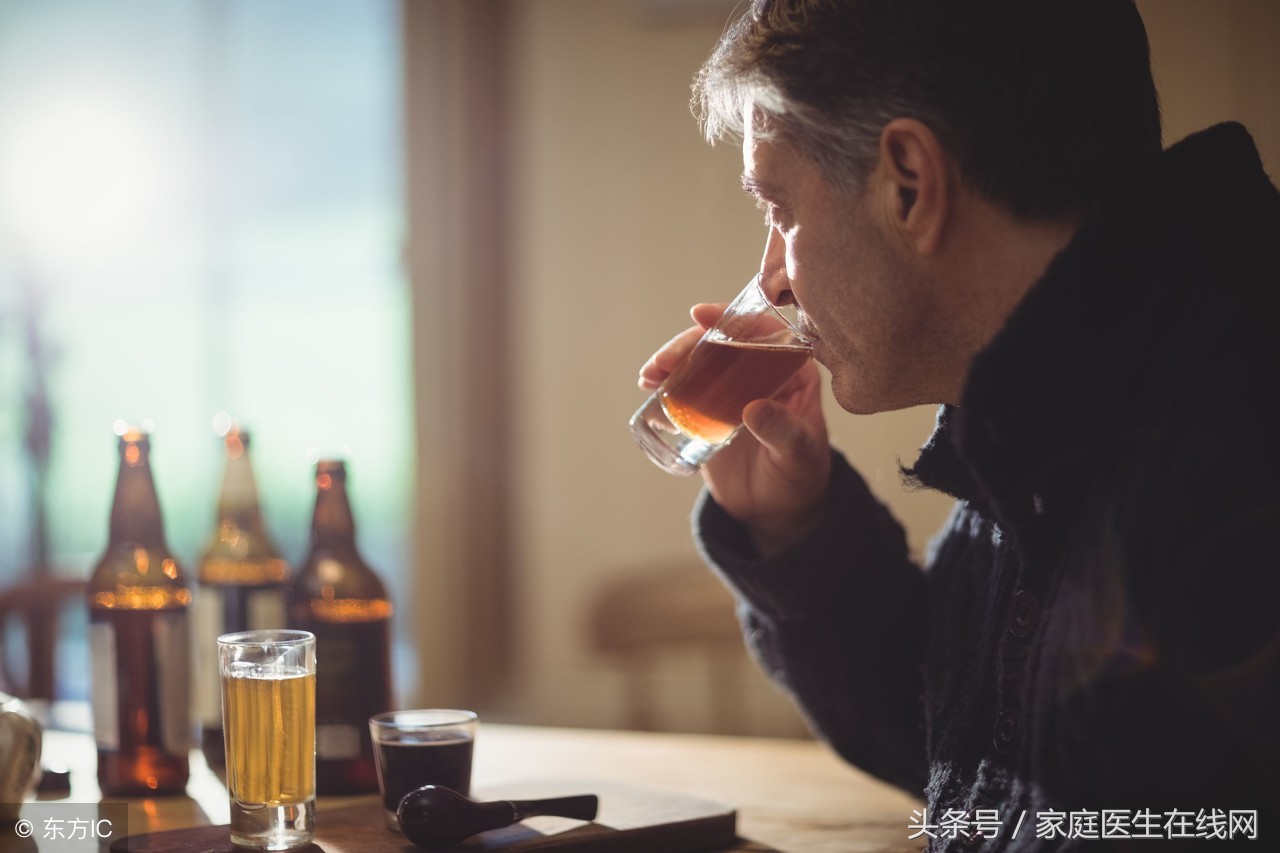 酒后头疼欲裂？教你2个小妙招，降低喝酒对身体的损害