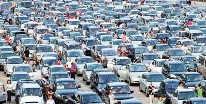 有专家建议恢复五一黄金周，并在8月增设避暑黄金周，你怎么看？