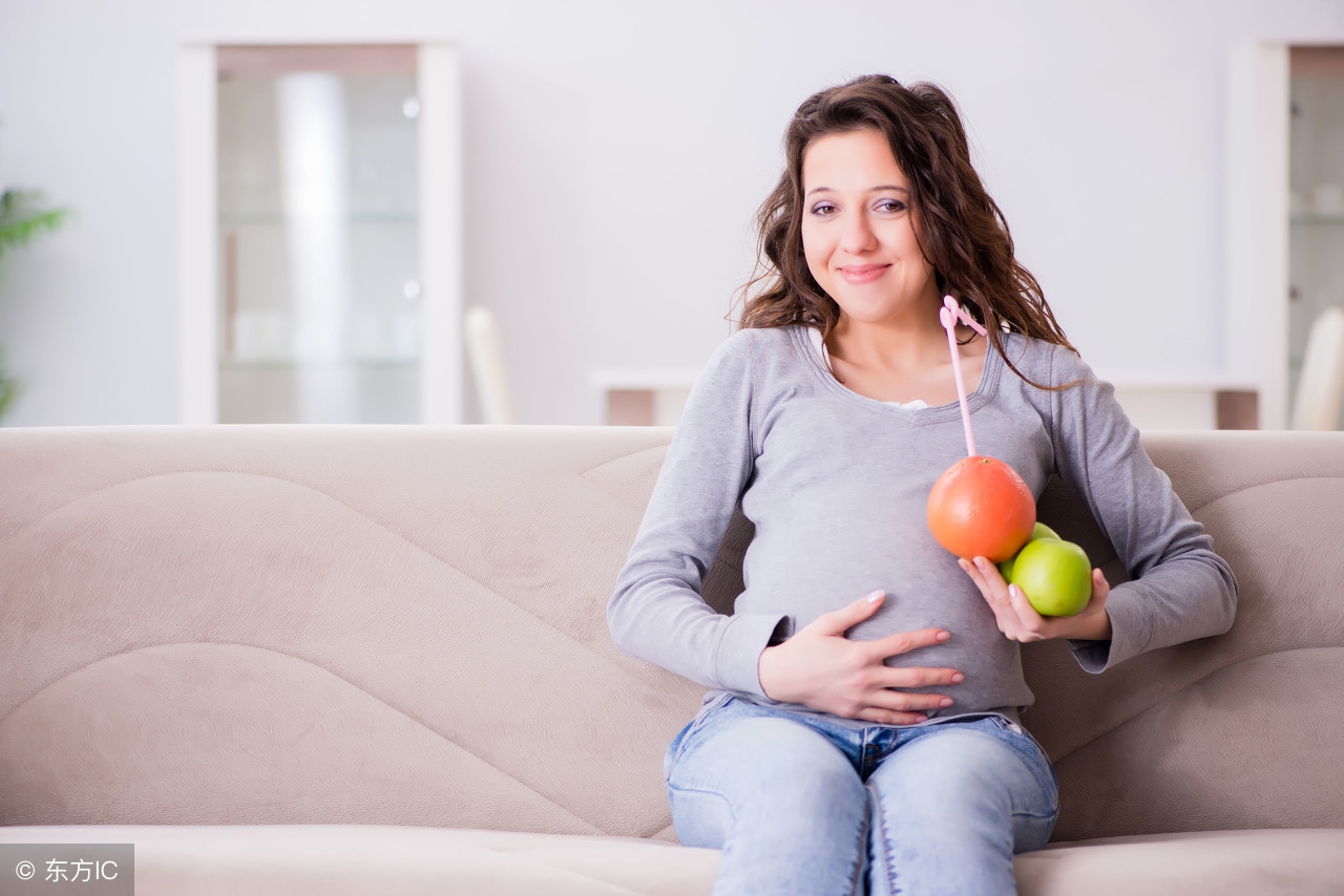 胎儿在腹中停止生长会有感觉？孕早期8个征兆，孕晚期4个征兆