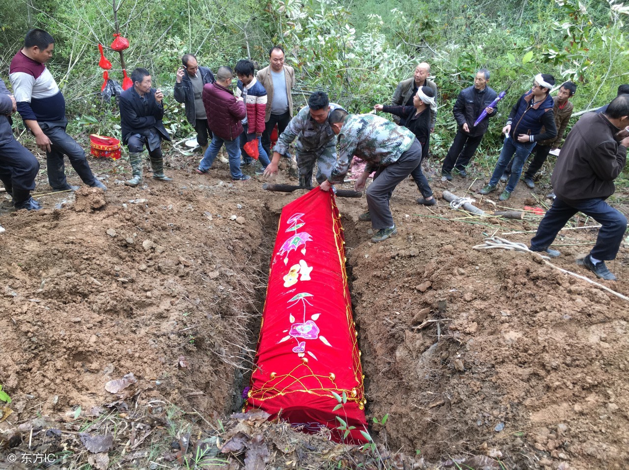 人死後下葬怎麼看風水民間陰宅風水及墓葬文化