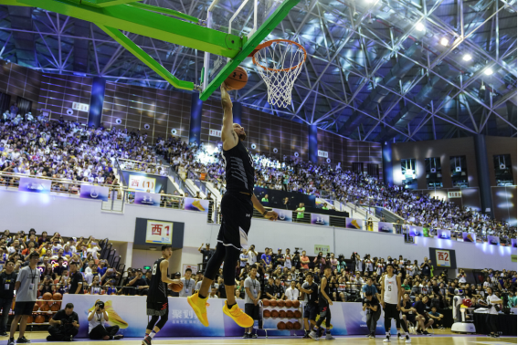 UA有哪些nba球星(西萌神，东大帝，UA这是一统NBA江湖的节奏)