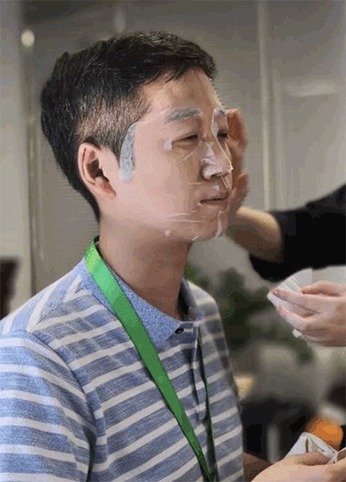 杭州魏老爸：女人敷面膜的精致生活美学，展现内外兼修的魅力与自信。