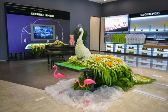 广佛中轴线新地标！广汽新能源佛山时利和25 hours体验中心首秀