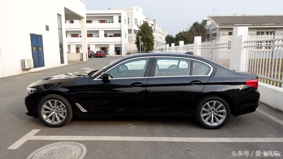 陪亲戚去定了新款的528Li，感觉真的很不错，谈谈感受！