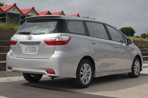 丰田系质感MPV，还需要知道“大霸王”普瑞维亚和“小霸王”WISH
