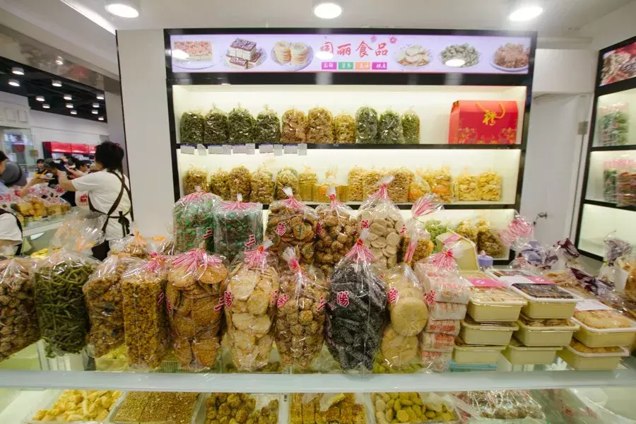 这个“破破烂烂”的商场,我劝贫穷的年轻人不要去