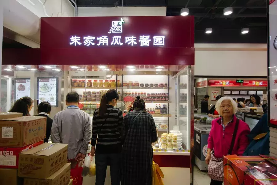 这个“破破烂烂”的商场,我劝贫穷的年轻人不要去