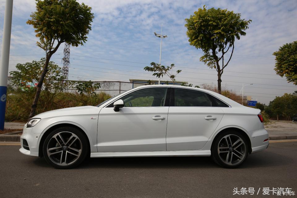 问了下奥迪A3的价格，20W多点落地，买买买买！