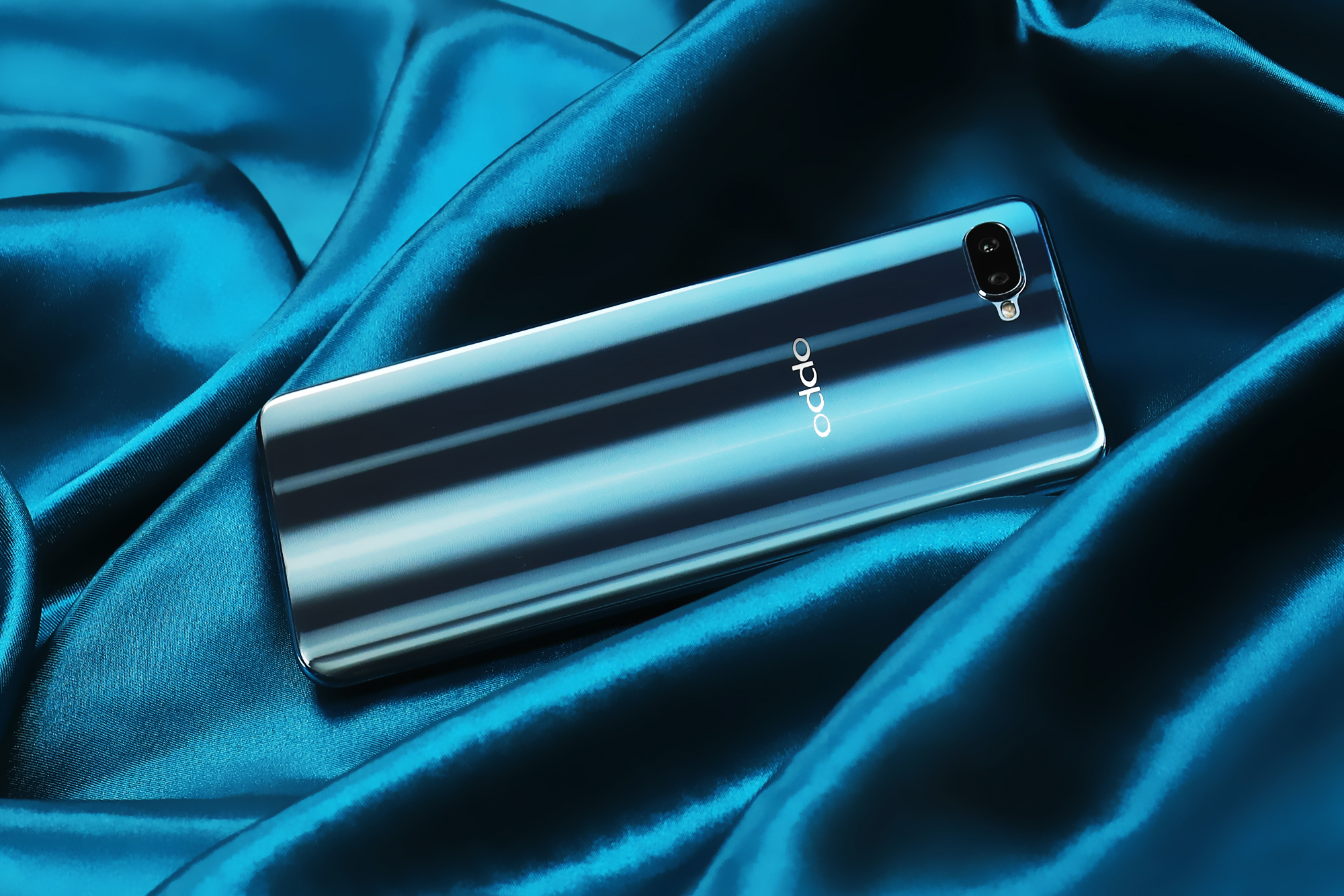 OPPO R15x上手体验：一部高颜值的中端实力派