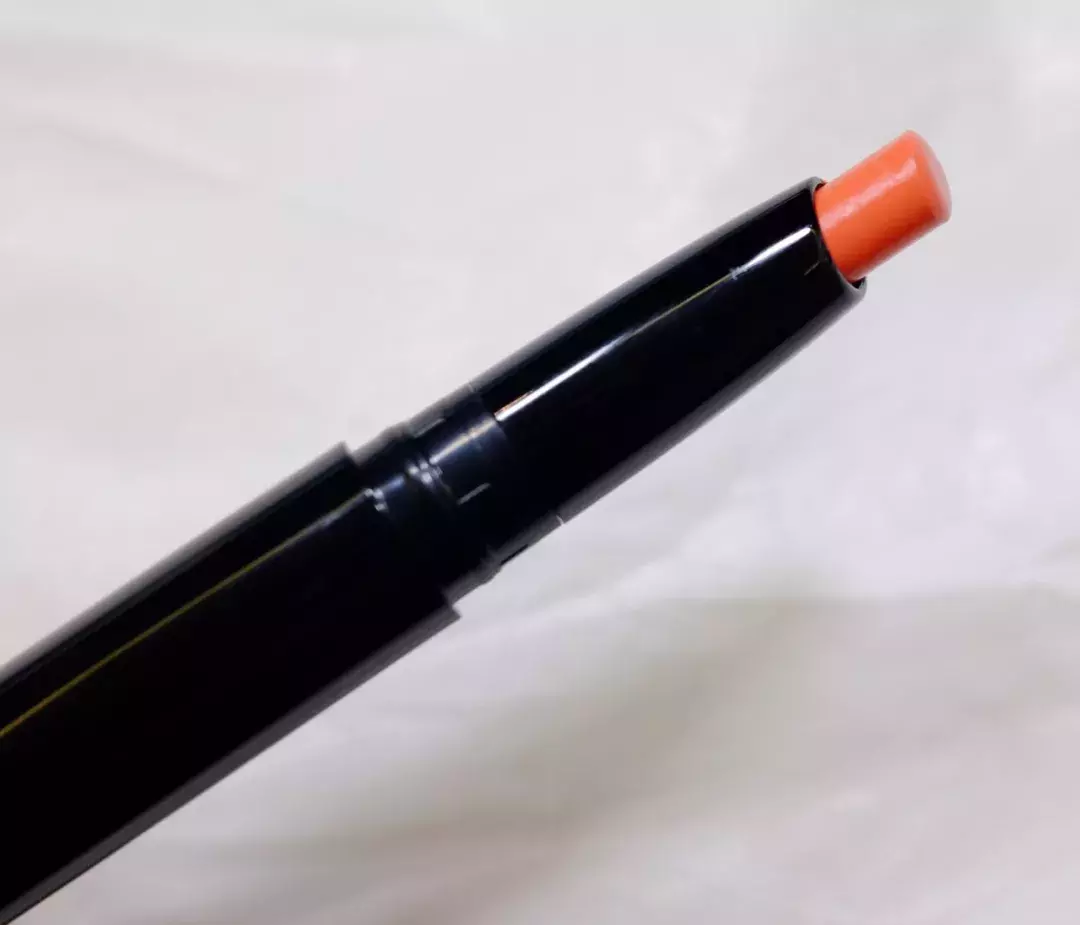 16种爆款口红试色，hold住你的全部状态！