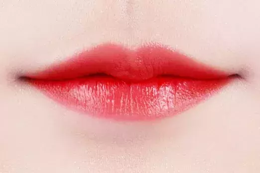 16种爆款口红试色，hold住你的全部状态！