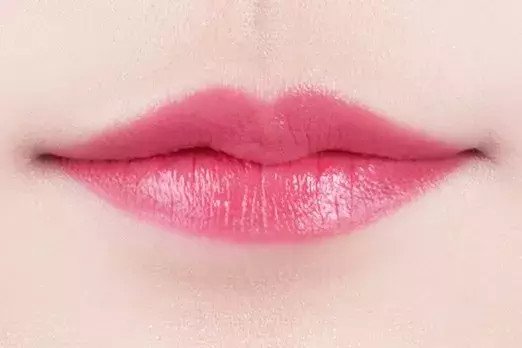 16种爆款口红试色，hold住你的全部状态！