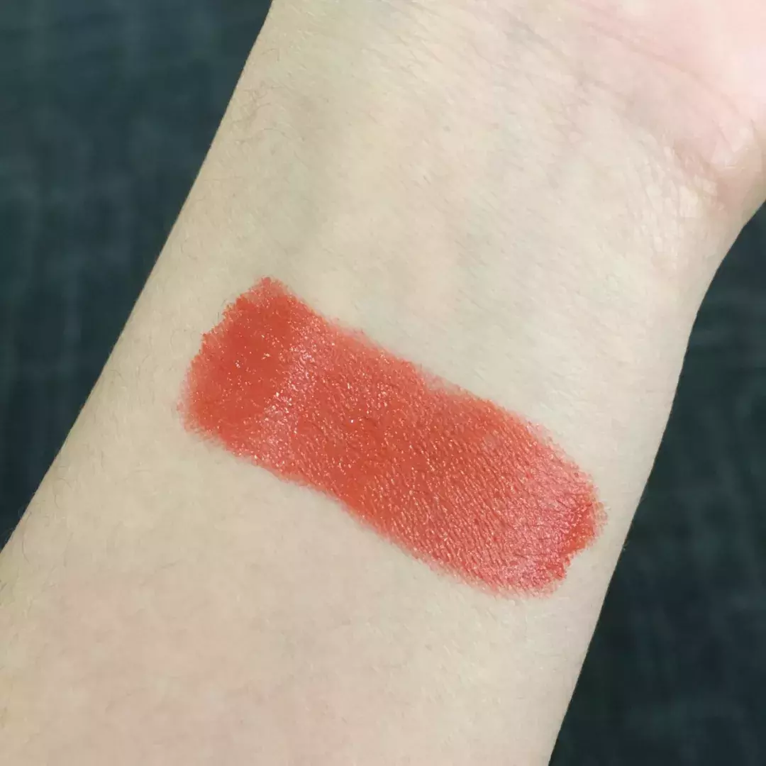 16种爆款口红试色，hold住你的全部状态！