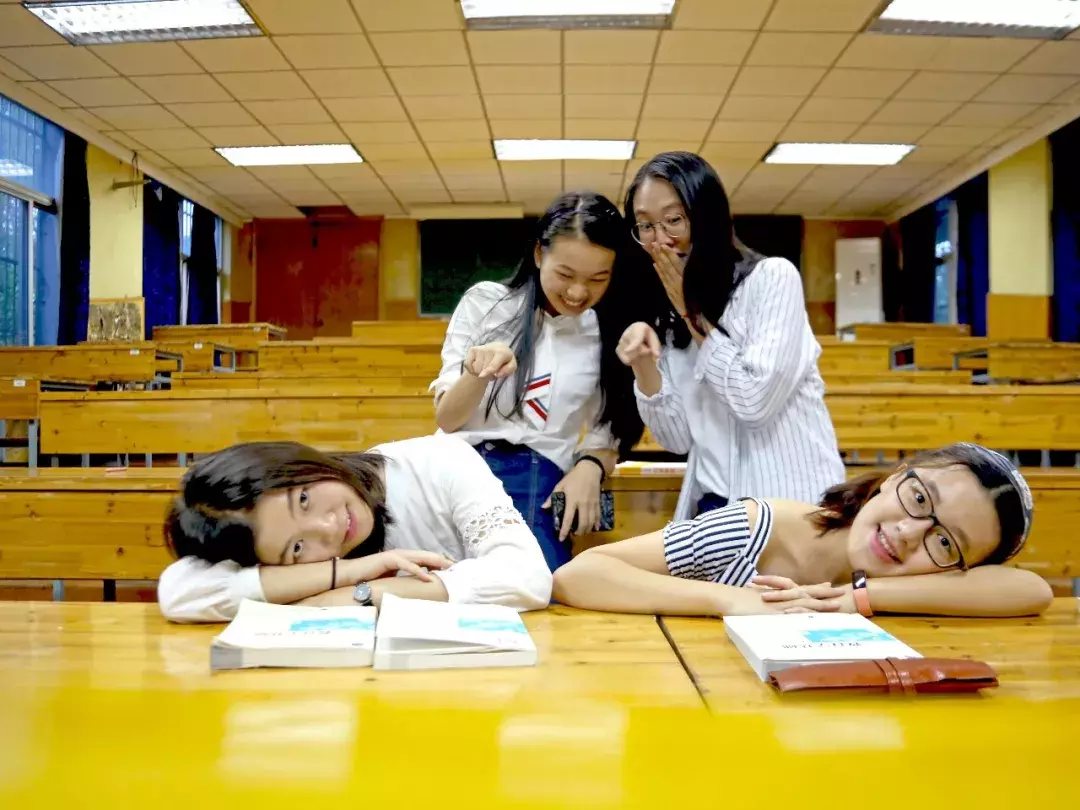 还记得那个平均绩点3.95的寝室吗？这次，她们又保研了牛校……