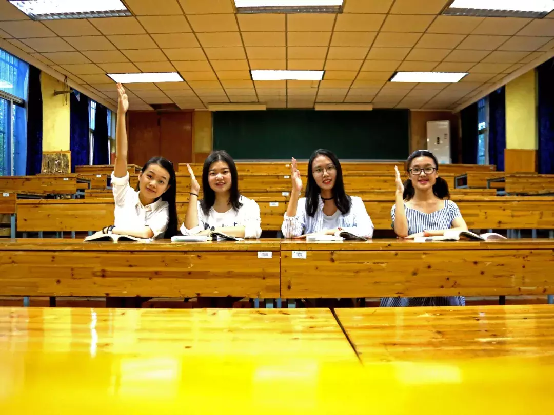 还记得那个平均绩点3.95的寝室吗？这次，她们又保研了牛校……