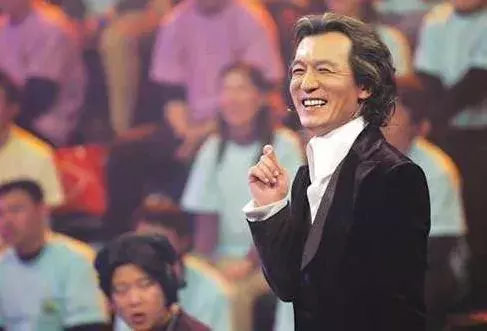太突然!年仅50岁,央视著名主持人,李咏去世!真相警示后人!