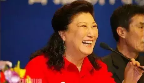 太突然!年仅50岁,央视著名主持人,李咏去世!真相警示后人!