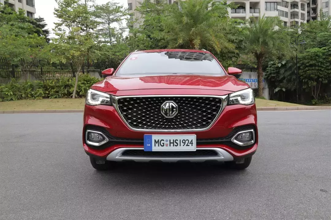 11.98万起，试驾“荷尔蒙SUV”名爵HS，7.5秒破百！
