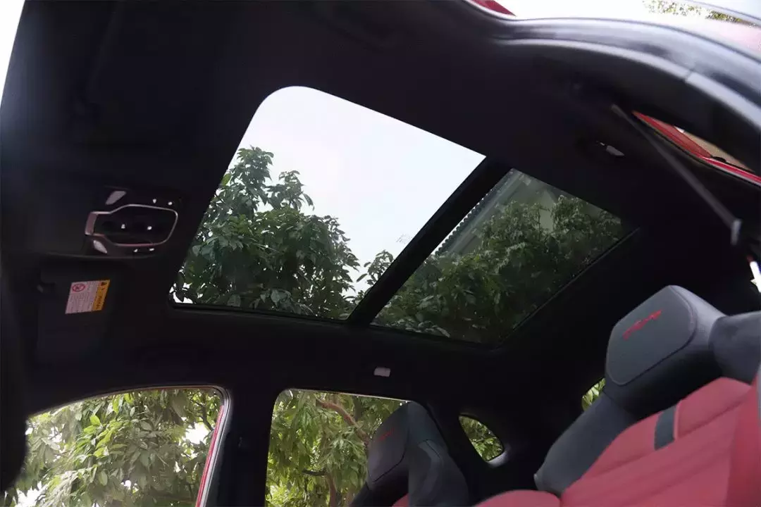 11.98万起，试驾“荷尔蒙SUV”名爵HS，7.5秒破百！