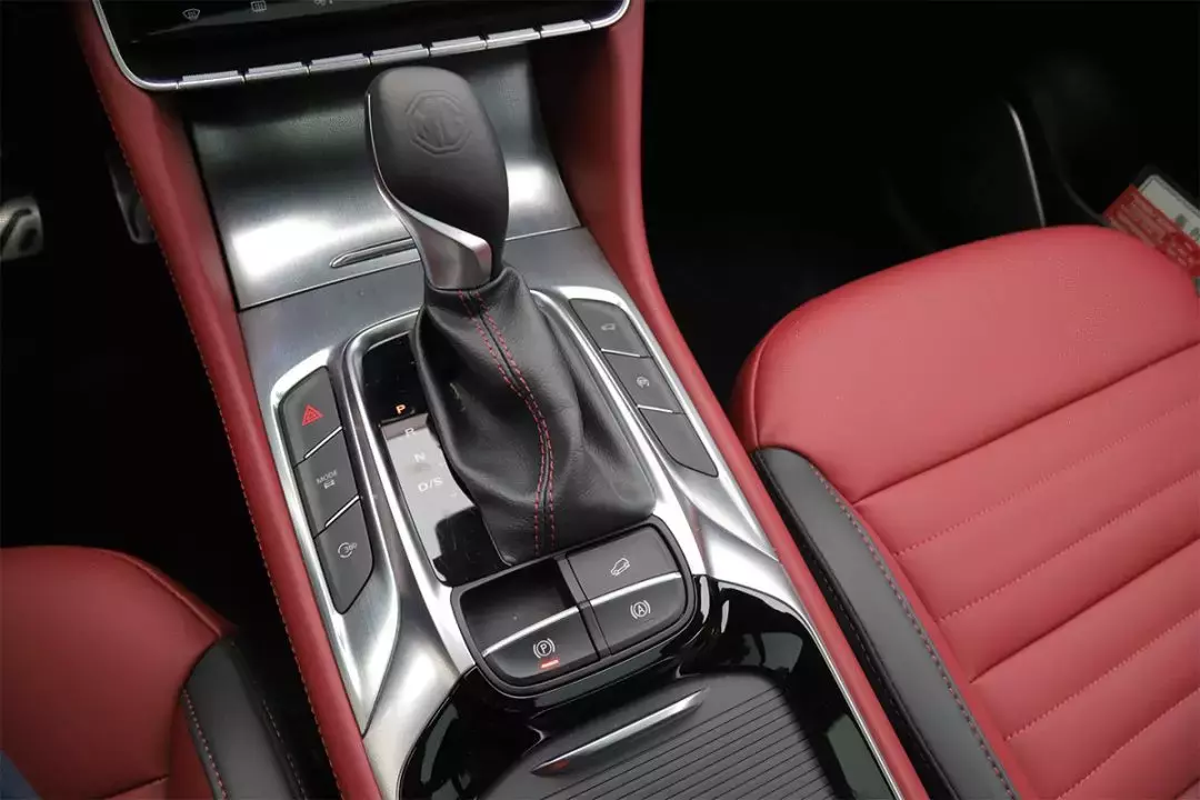 11.98万起，试驾“荷尔蒙SUV”名爵HS，7.5秒破百！