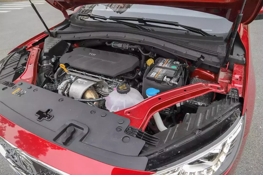 11.98万起，试驾“荷尔蒙SUV”名爵HS，7.5秒破百！
