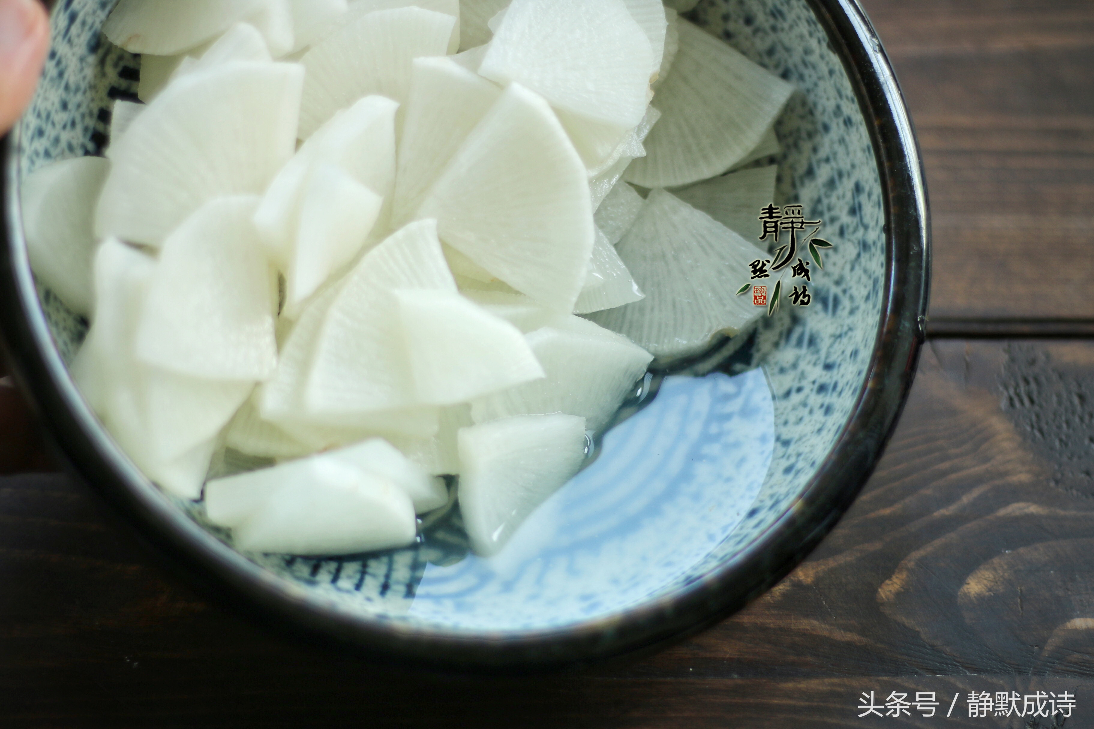 白萝卜怎么腌制好吃(白萝卜怎么腌制好吃又脆家庭版)