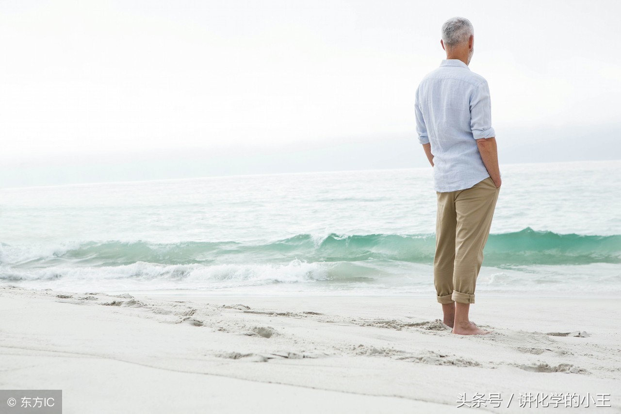 2019高中语文优秀作文——居安思危，不安于现状（主旋律代表作）