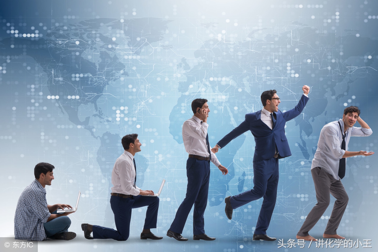 2019高中语文优秀作文——居安思危，不安于现状（主旋律代表作）