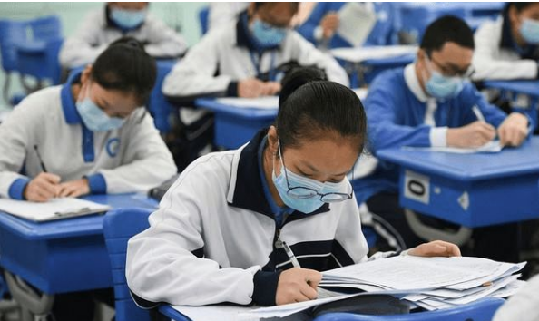 “我考不上大学怎么办？”，面对孩子灵魂拷问，家长回答堪称完美