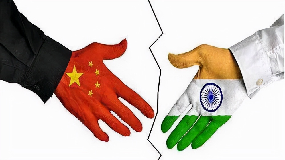 ӡ���ڱ߾�����Ƶ�����ƣ����Ʋ����ֹۣ����һȭ������ð�ȭ��