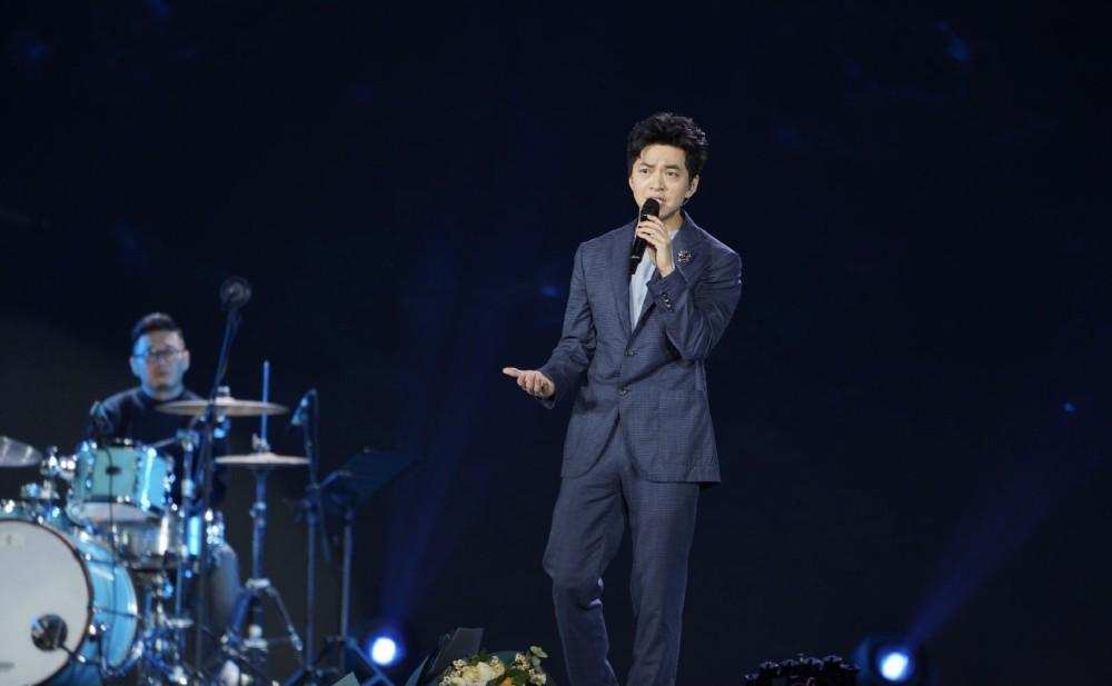 搞个清华小鲜肉，向李健示威？