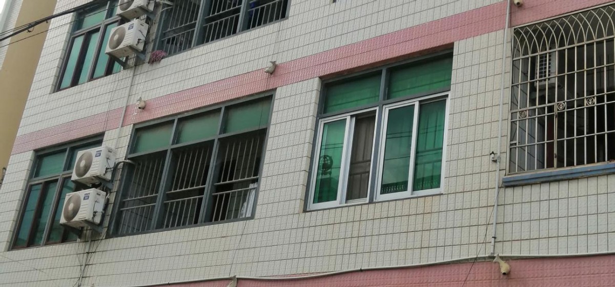 农村外墙瓷砖装修奇葩现象实录