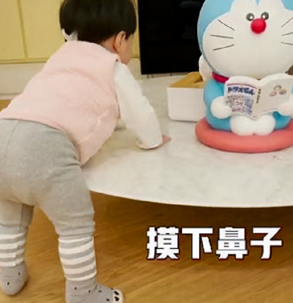 陈赫二胎过生日，朋友竟送“五年高考三年模拟”，网友：多损呢