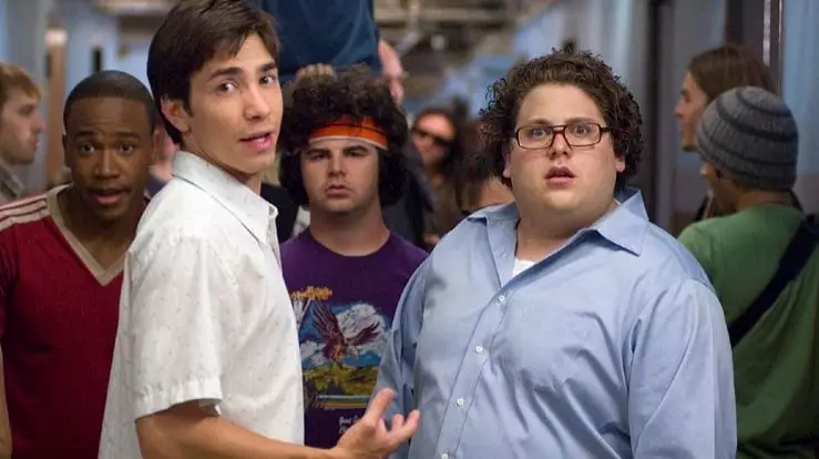 好骚的操作！高考落榜后自己建了所世界名校