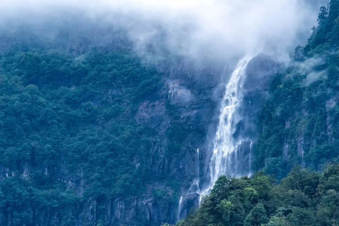 均温20℃！周边7个耍水宝地，冲浪滑水观瀑，最快1h清凉度夏