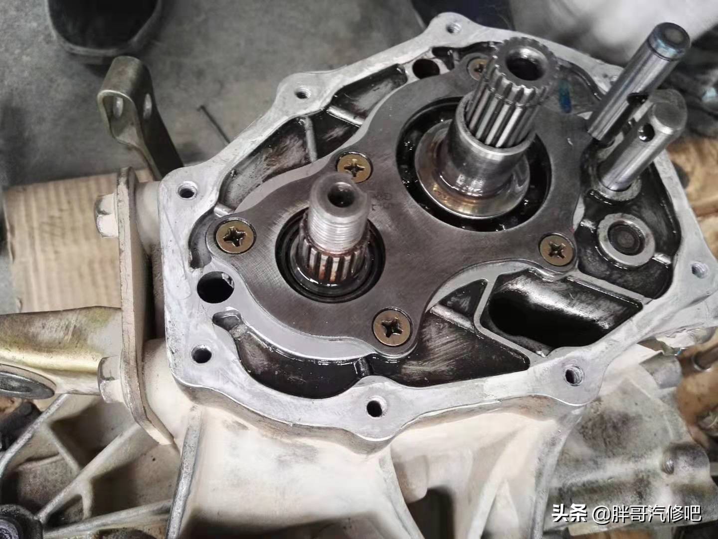 损坏的MT变速箱胖哥维修完毕，这应该是最省钱的维修方式