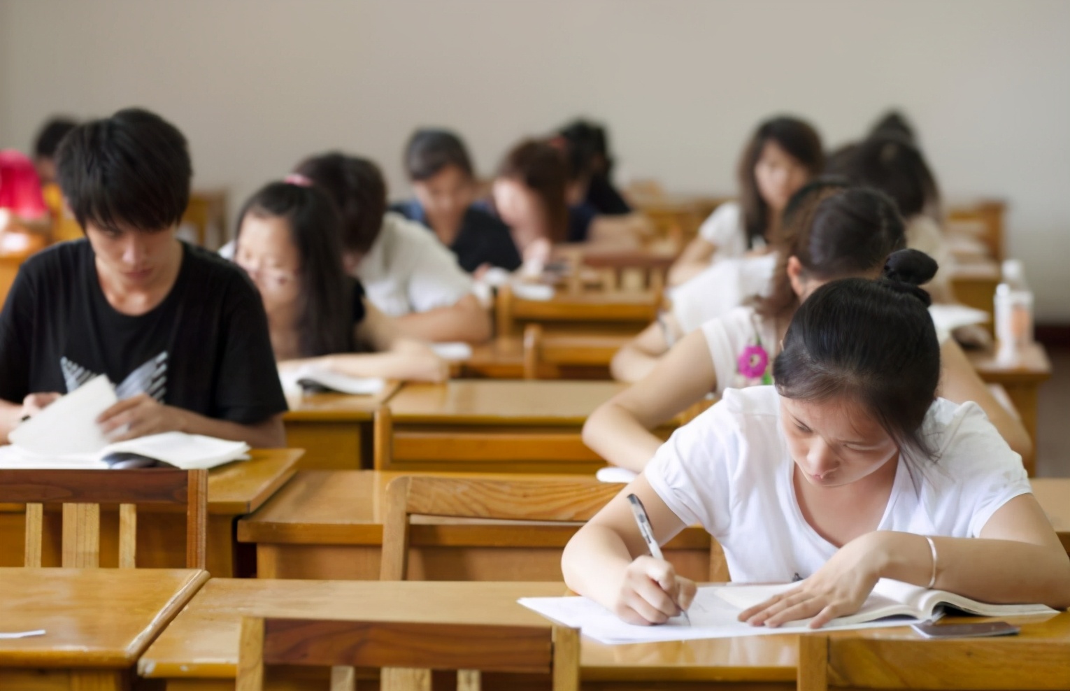 为什么大学要当班干部？不仅是给导员“跑腿”，还有这几点好处