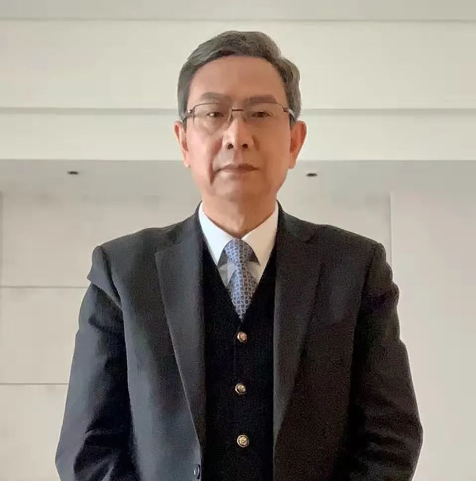 简日方简历与日本经济大臣日本驻华大使馆公使及其代表团交换谈话