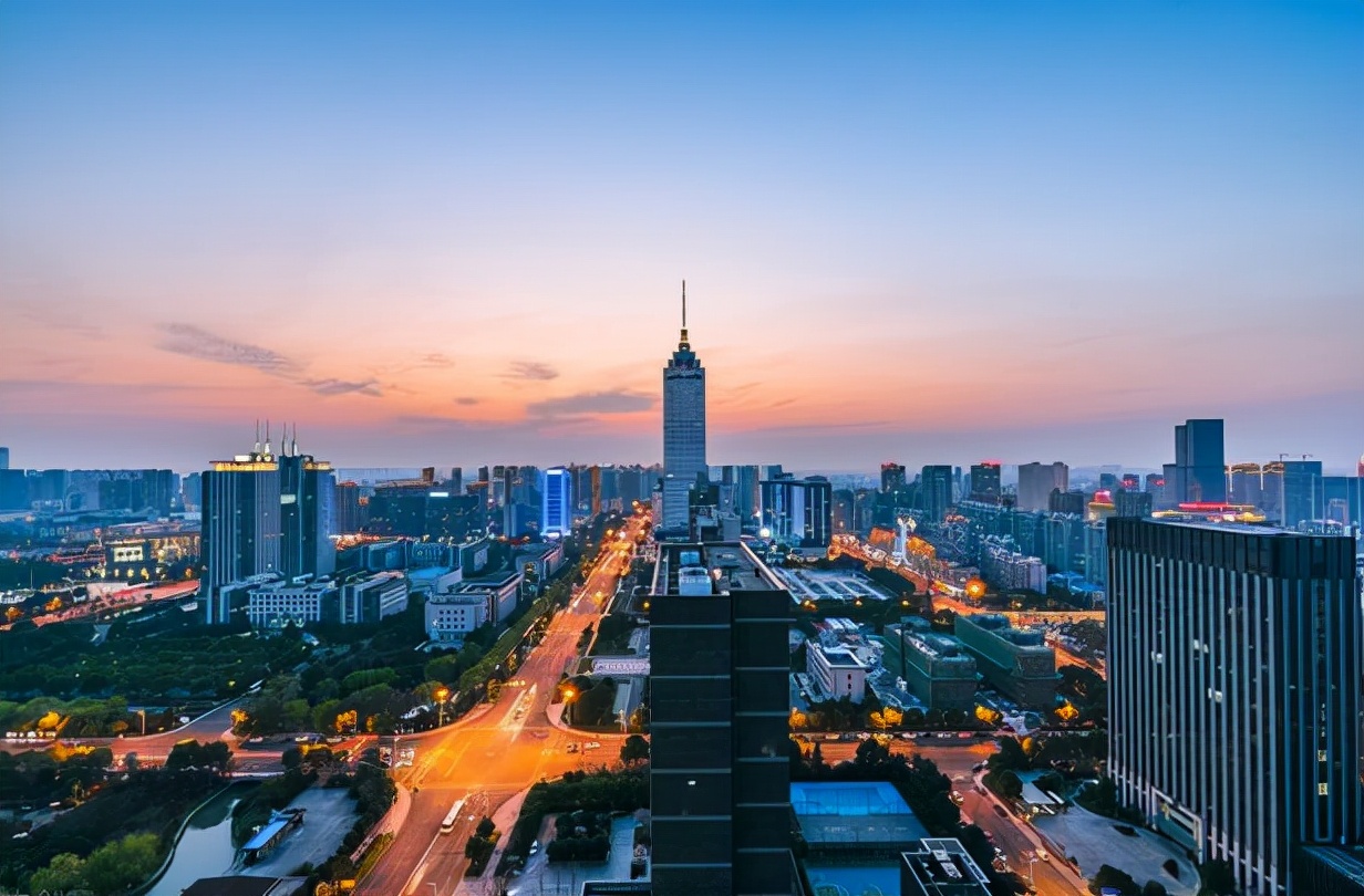 【江苏省高校排名】：南大稳居榜首，东南紧追不放！（具体数据看图）