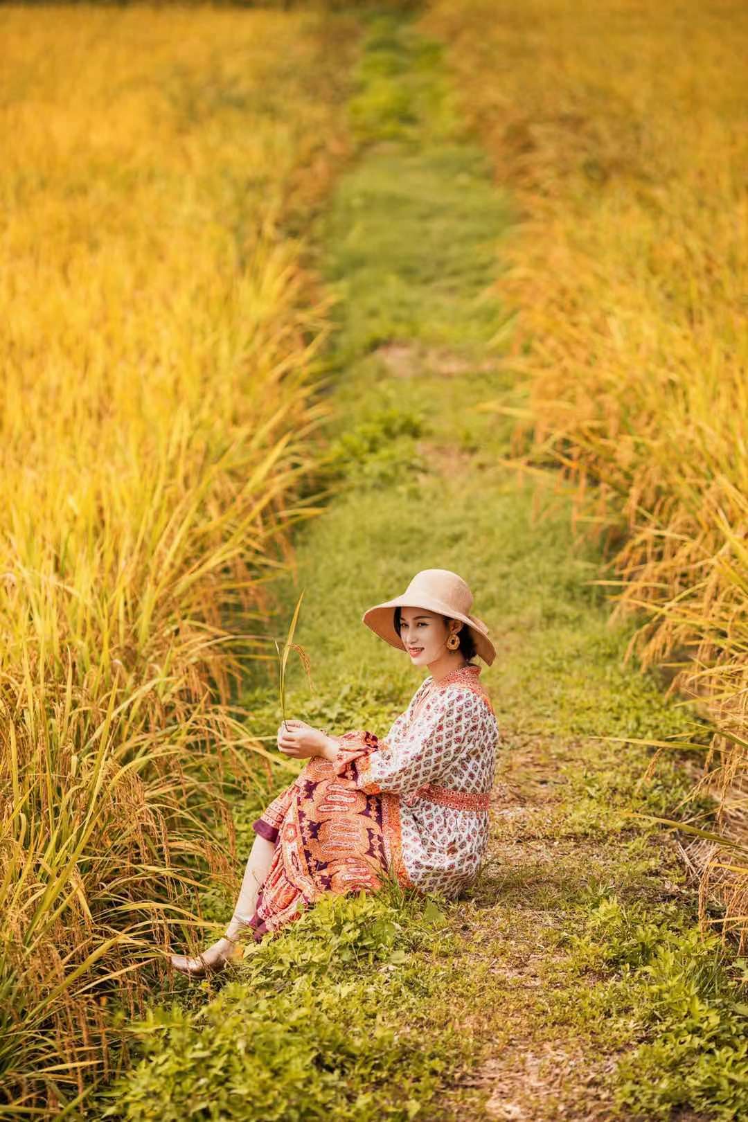个人外景拍照图片大全(稻田中拍唯美人像) - 赤虎壹号