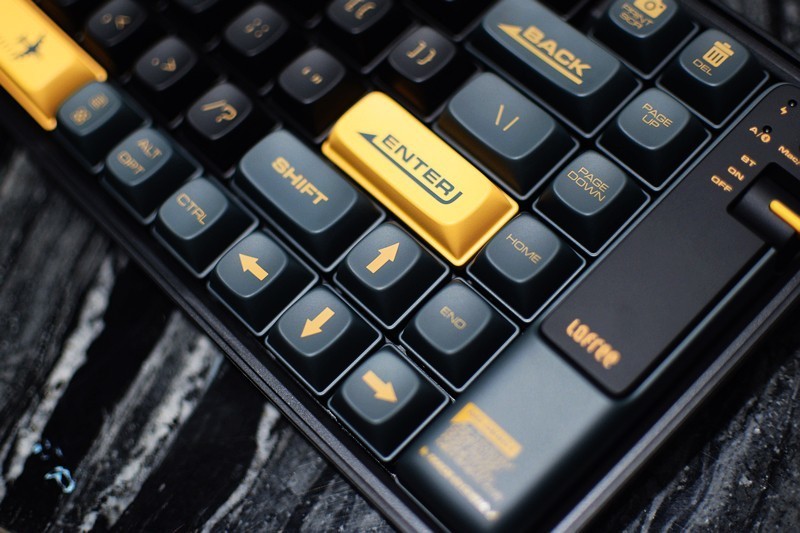 个性十足 与众不同 Lofree洛斐小浪蓝牙机械键盘