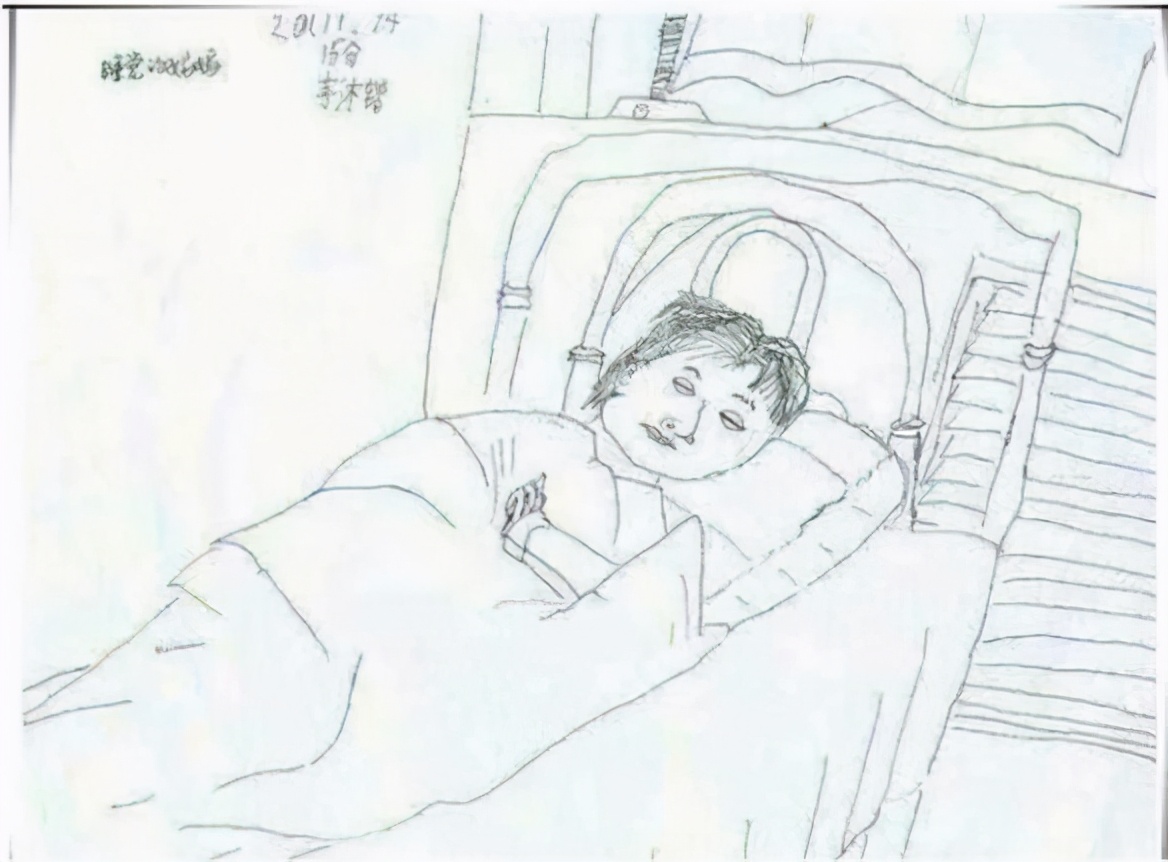 小学生画母亲“睡姿”走红，画得太过于形象，妈妈却难以接受